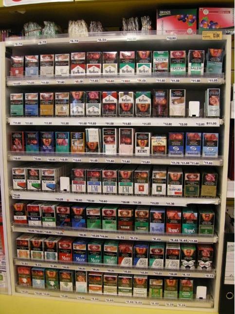 以后新加坡商店必须把香烟"藏起来"卖