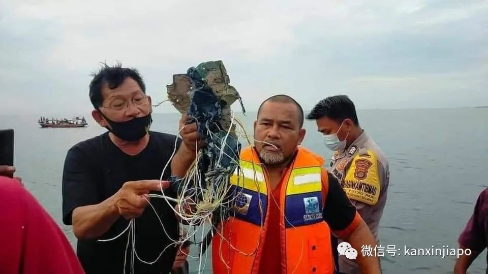 飛機從萬尺高空墜落！62人遇難，已發現遺體殘骸