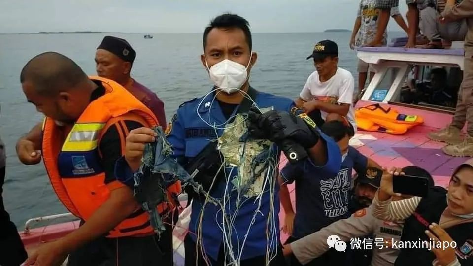 飛機從萬尺高空墜落！62人遇難，已發現遺體殘骸