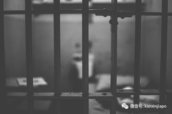 44歲狼父強奸女兒近十年，被重判入獄+鞭刑