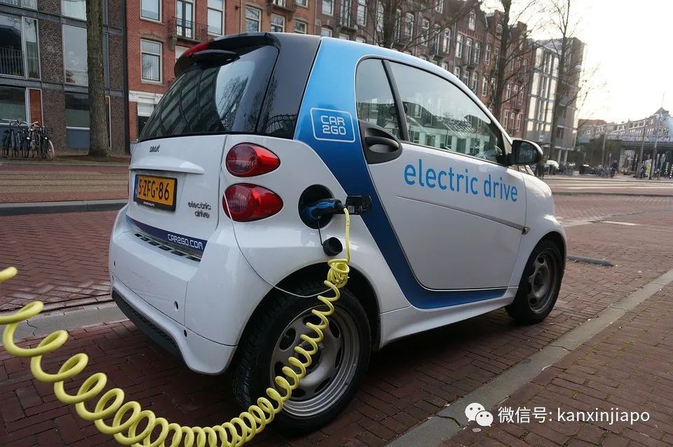 新加坡擁車證小汽車組價格大跳水！電動汽車的普及率也會跟上來嗎？