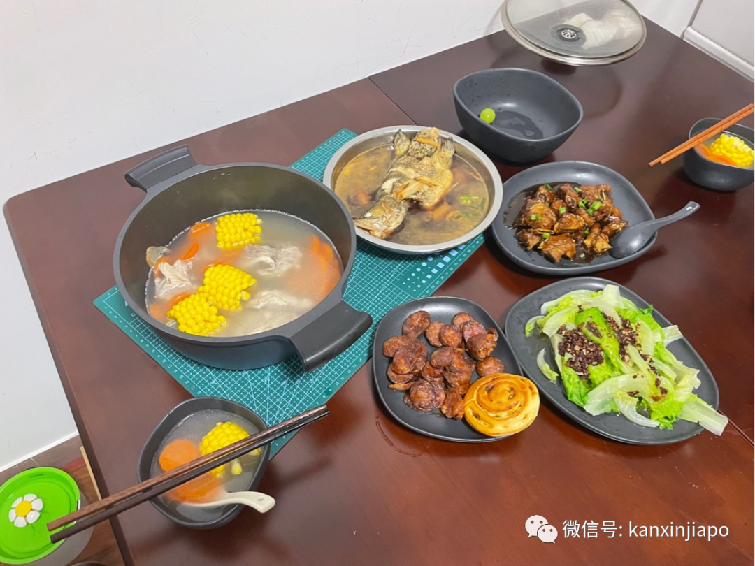 獨自一人在坡吃年飯、三年未歸終于回家...兔年年夜飯你在和誰吃？