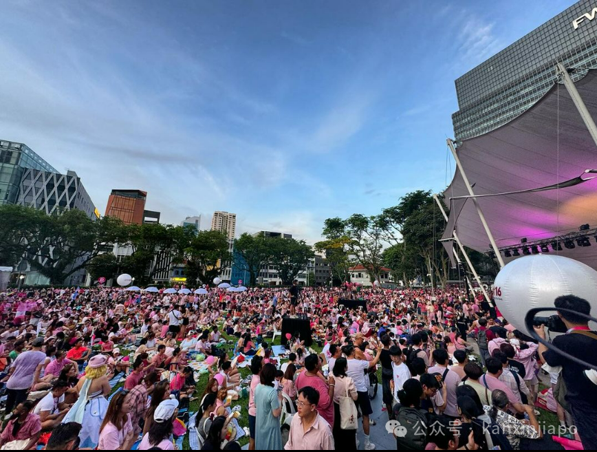 新加坡粉红点集会数千人聚集，现场曝光